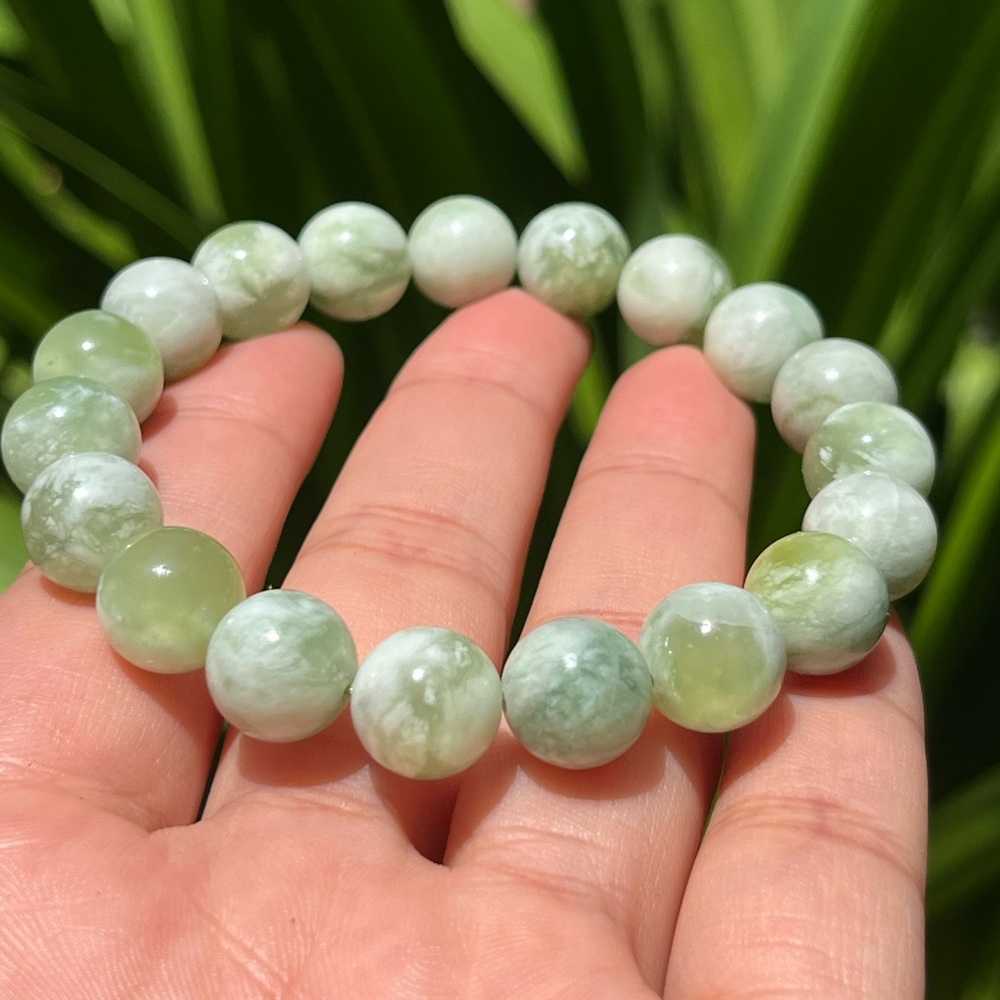 10mm stretchable milky jade bracelet‎